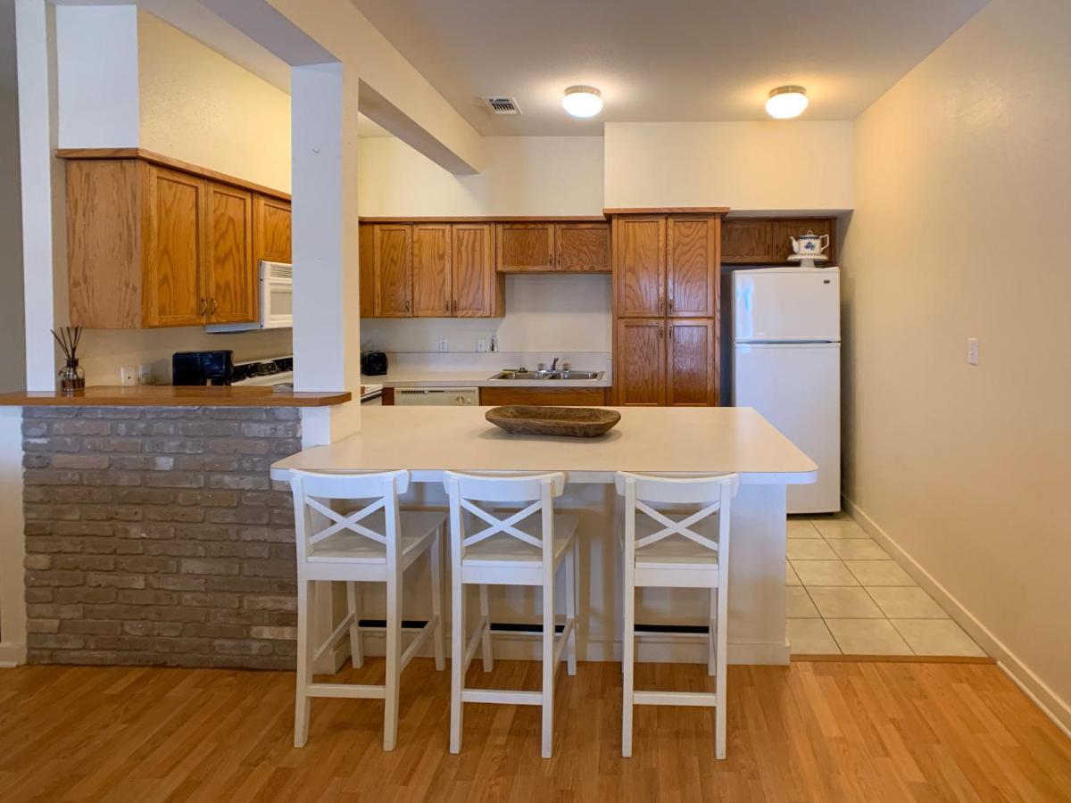 Schmitz Bed & Breakfast Нью Браунфелс Экстерьер фото