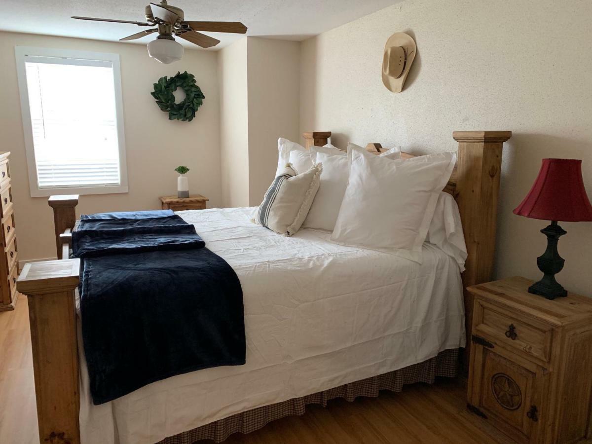 Schmitz Bed & Breakfast Нью Браунфелс Экстерьер фото