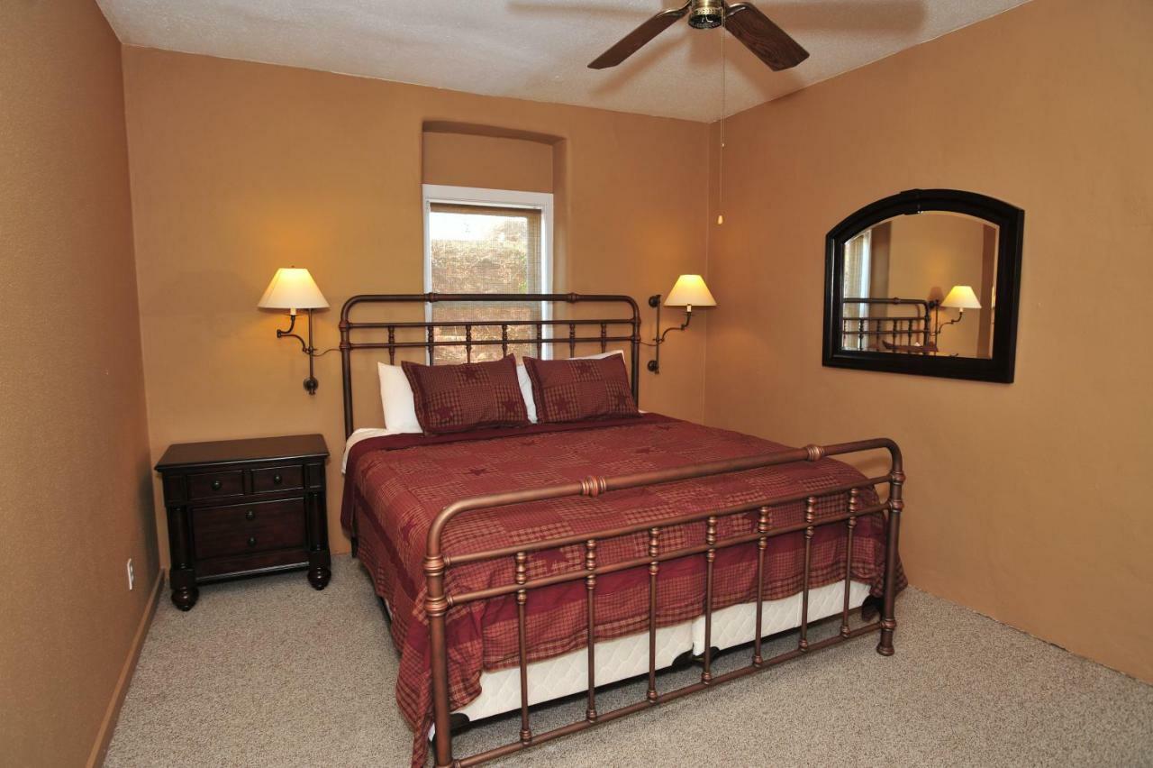 Schmitz Bed & Breakfast Нью Браунфелс Экстерьер фото